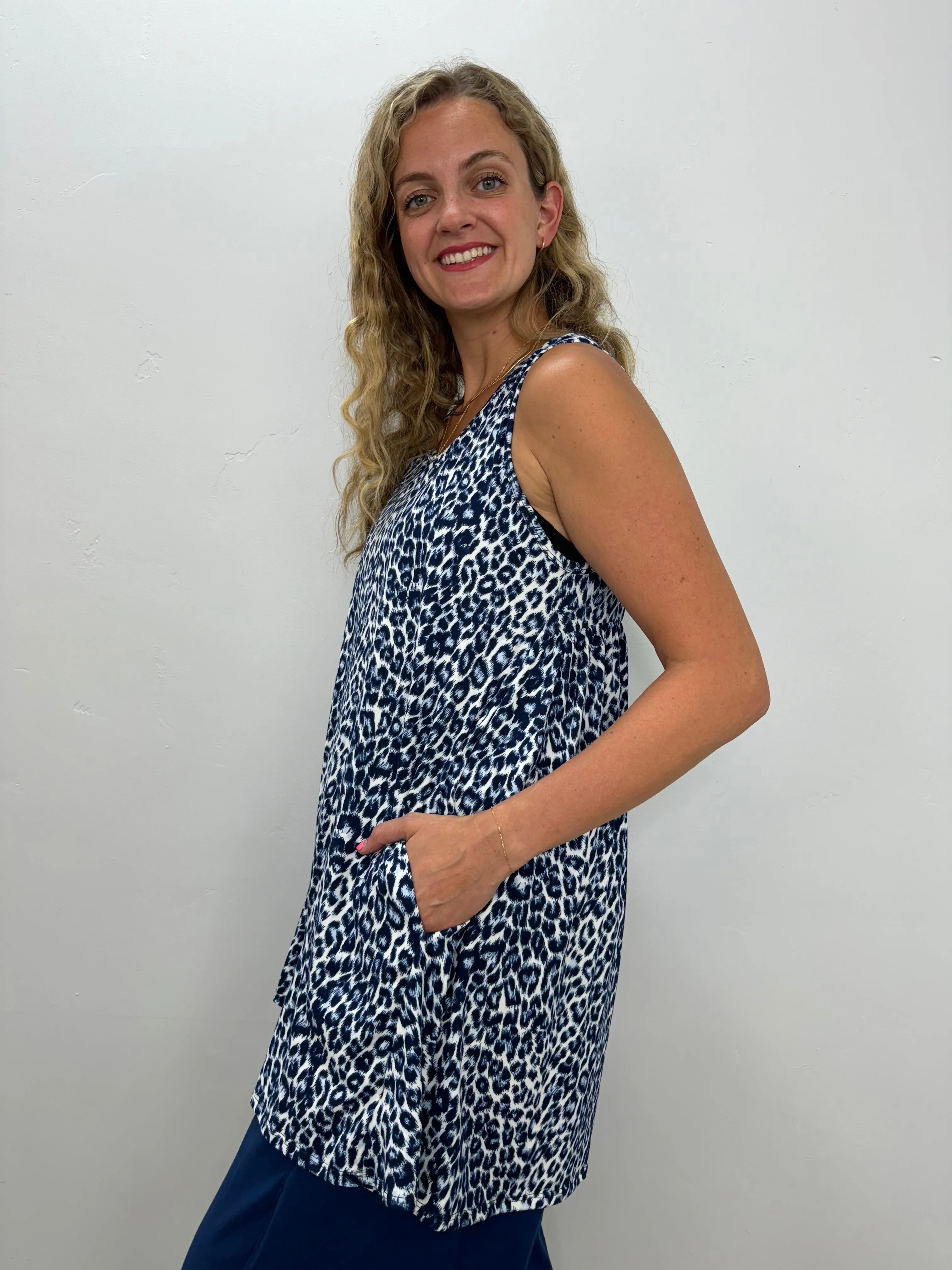 2AM Petite Sleeveless Blue Cheetah Tunic Tank