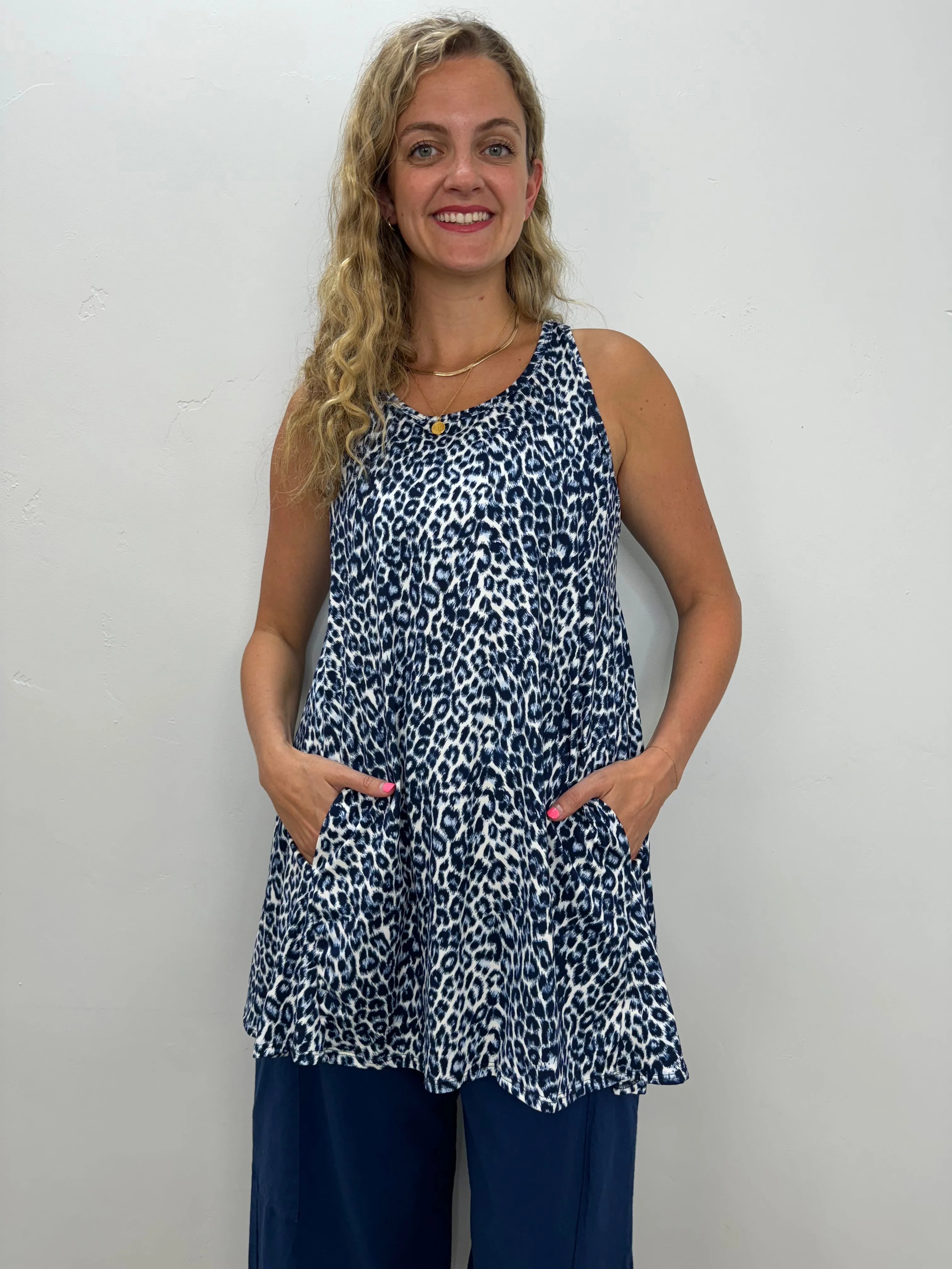 2AM Petite Sleeveless Blue Cheetah Tunic Tank