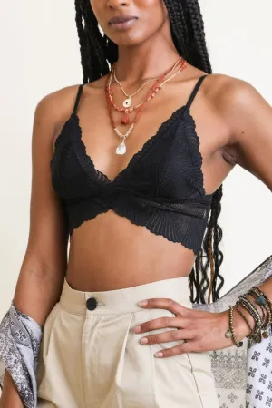 Ella Seashell Crop Top Bralette in Black