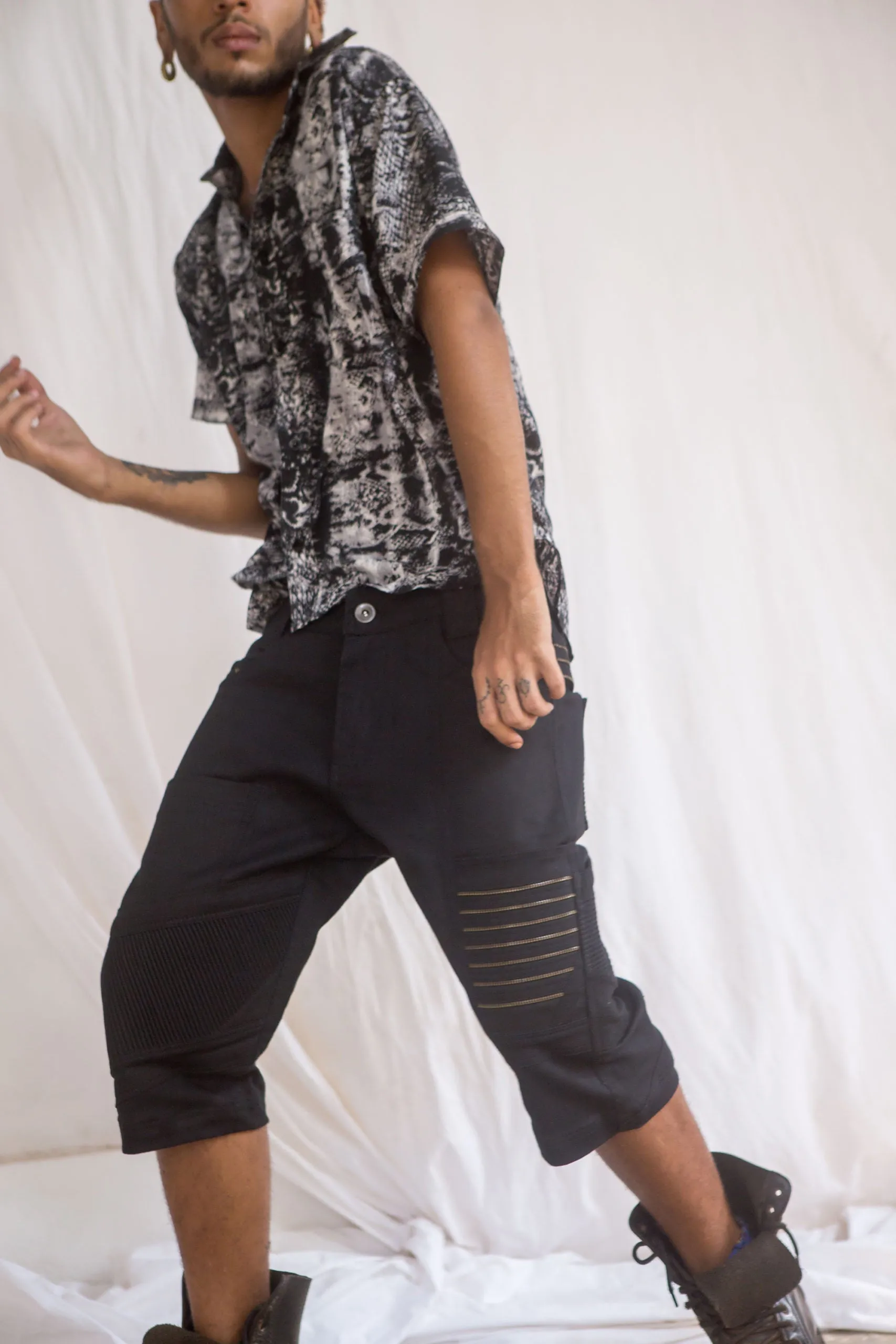Serial shorts mens