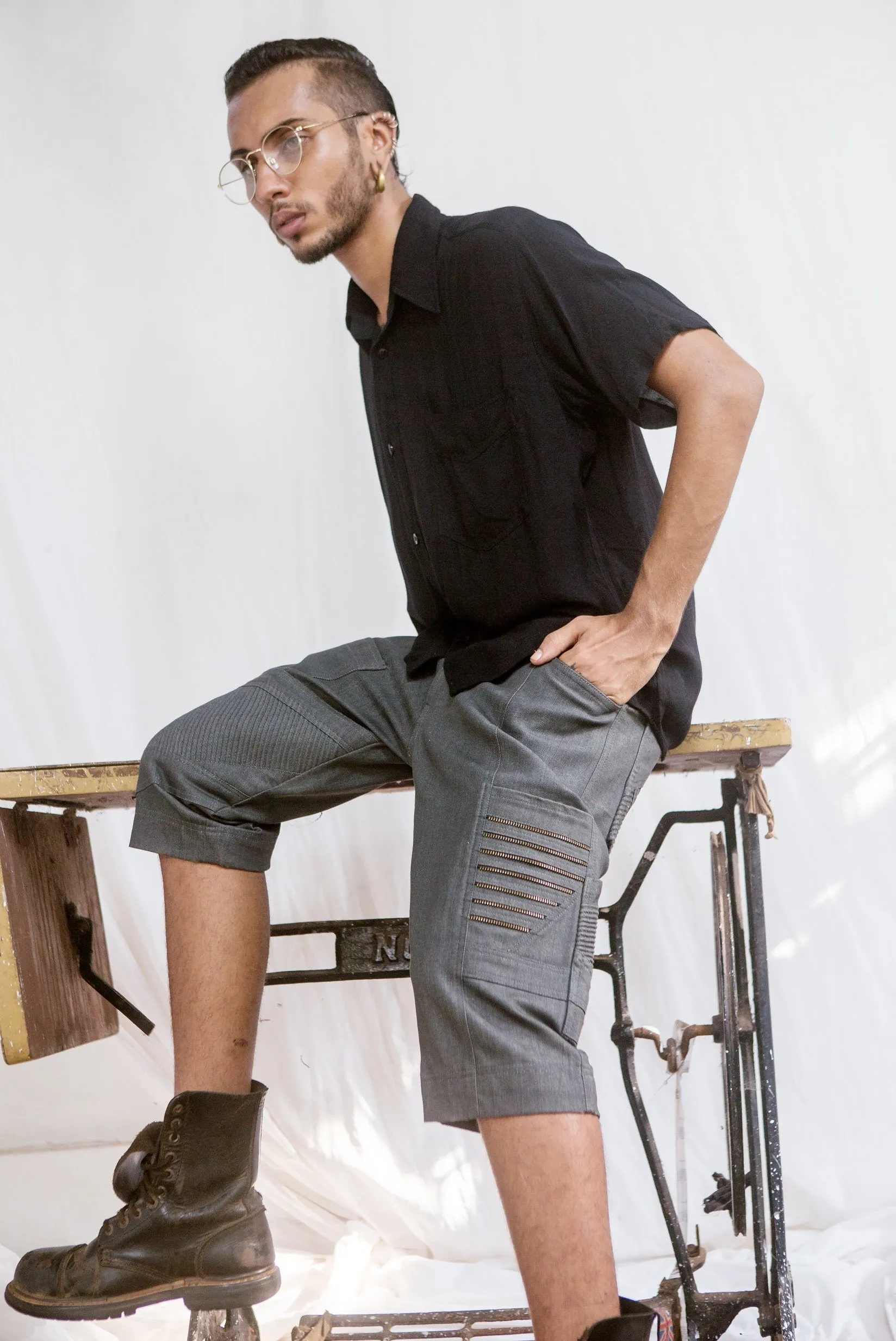 Serial shorts mens