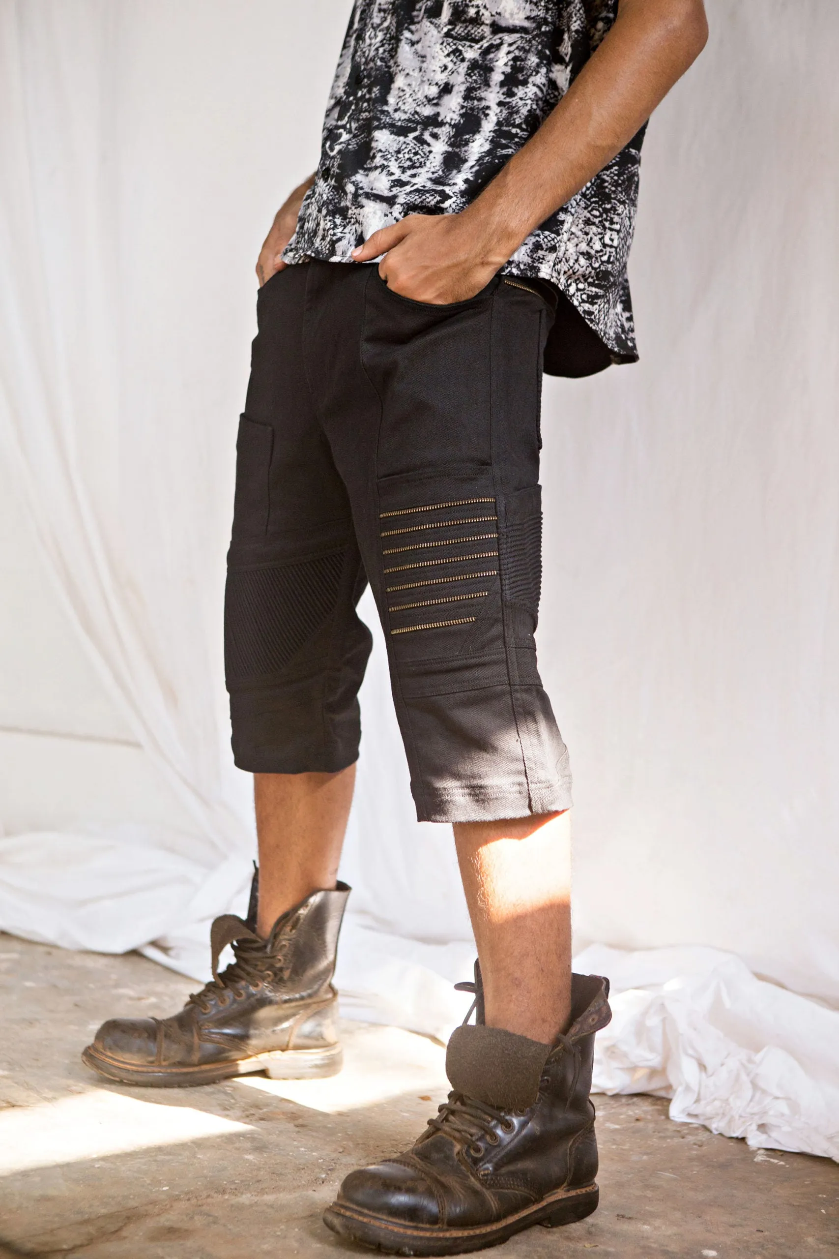 Serial shorts mens