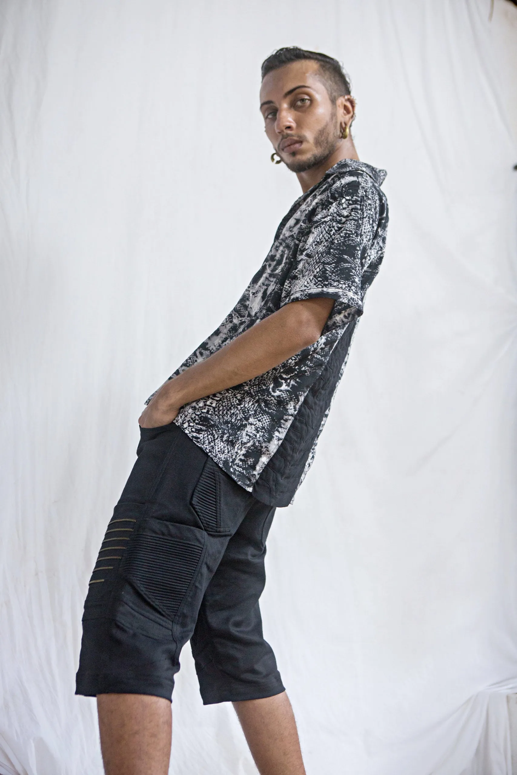 Serial shorts mens