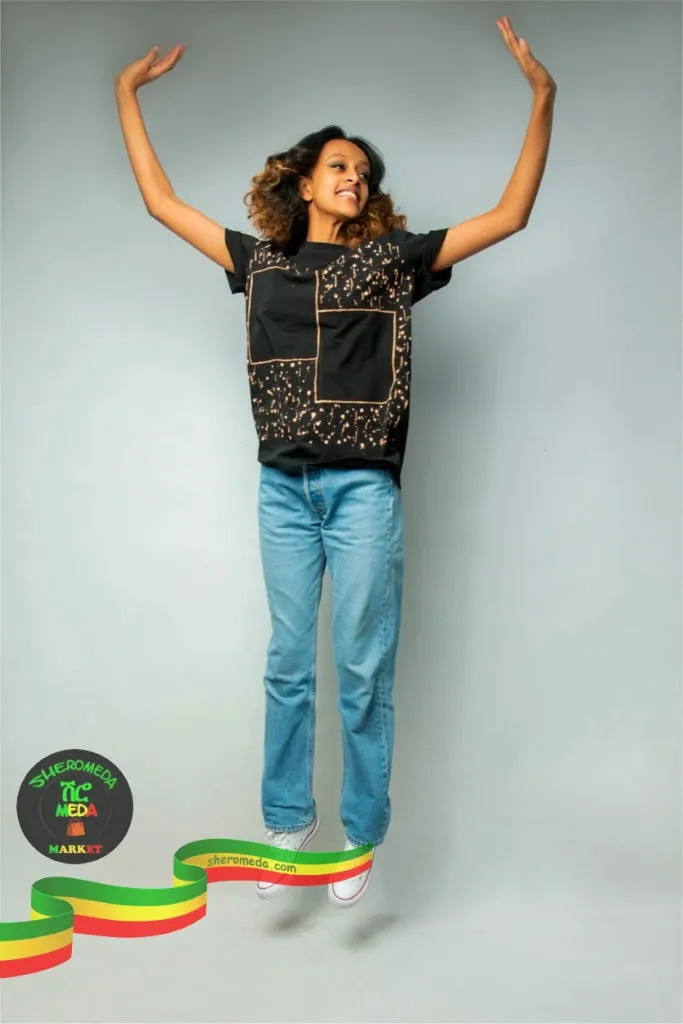 Unisex bleached T-shirt by Kunjina